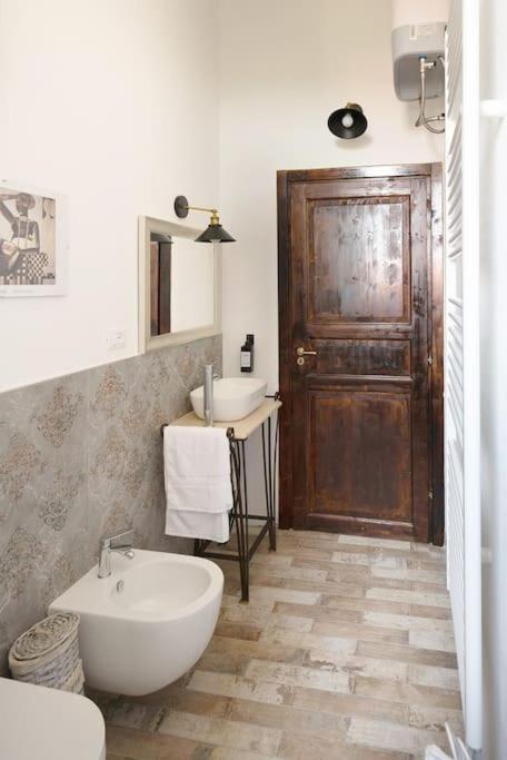 Un Passo Dalle Torri Σαν Τζιμινιάνο Εξωτερικό φωτογραφία